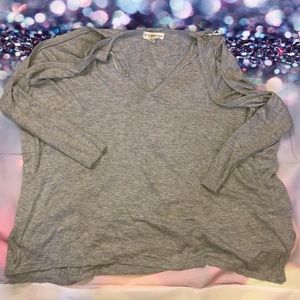 Oversized - shoulder slit, knit top